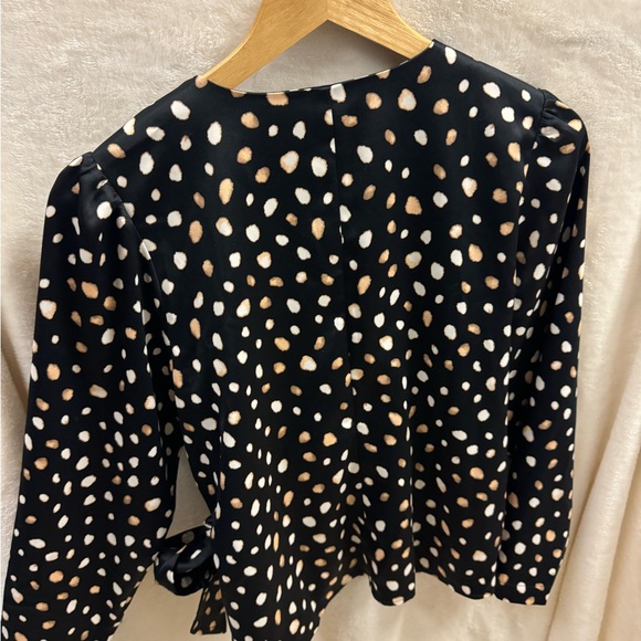 Ann Taylor NWT wrap blouse Medium - Picture 3 of 4